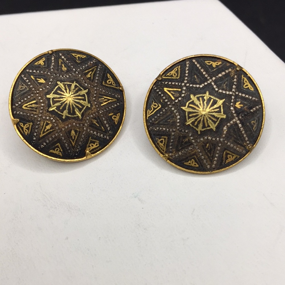 Vintage damascene clip on earrings